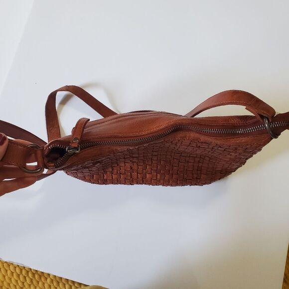 Vilenca Holland crossbody woven brown leather bag - Picture 4 of 11